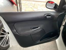 PEUGEOT - 207 - 2010/2011 - Branca - R$ 24.990,00