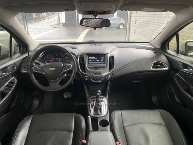 CHEVROLET - CRUZE - 2016/2017 - Branca - R$ 85.990,00