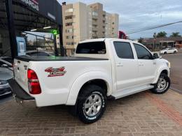 TOYOTA - HILUX - 2013/2013 - Branca - R$ 138.990,00