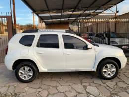RENAULT - DUSTER - 2015/2016 - Branca - R$ 67.990,00
