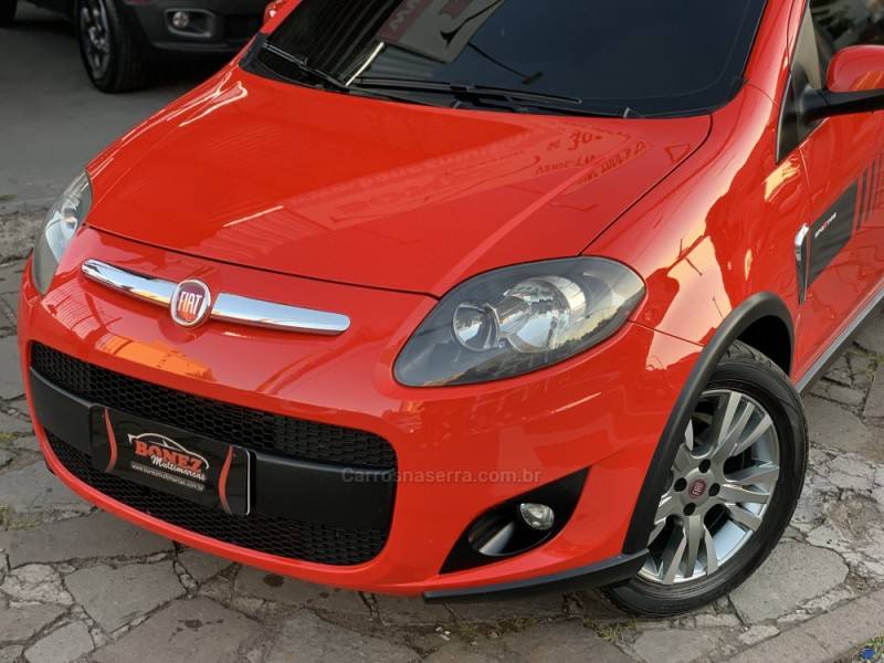FIAT - PALIO - 2013/2014 - Vermelha - R$ 44.990,00
