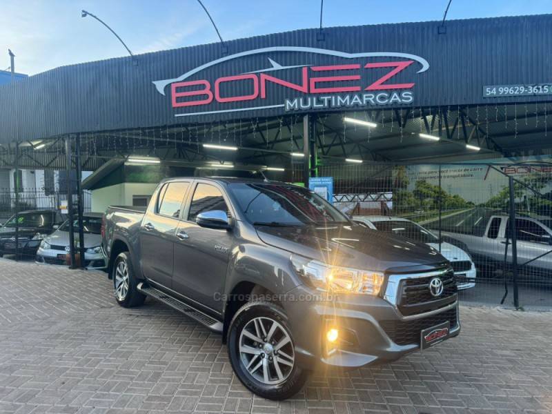 TOYOTA - HILUX - 2019/2019 - Cinza - R$ 187.990,00