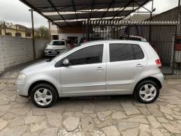 VOLKSWAGEN - FOX - 2005/2006 - Prata - R$ 28.990,00