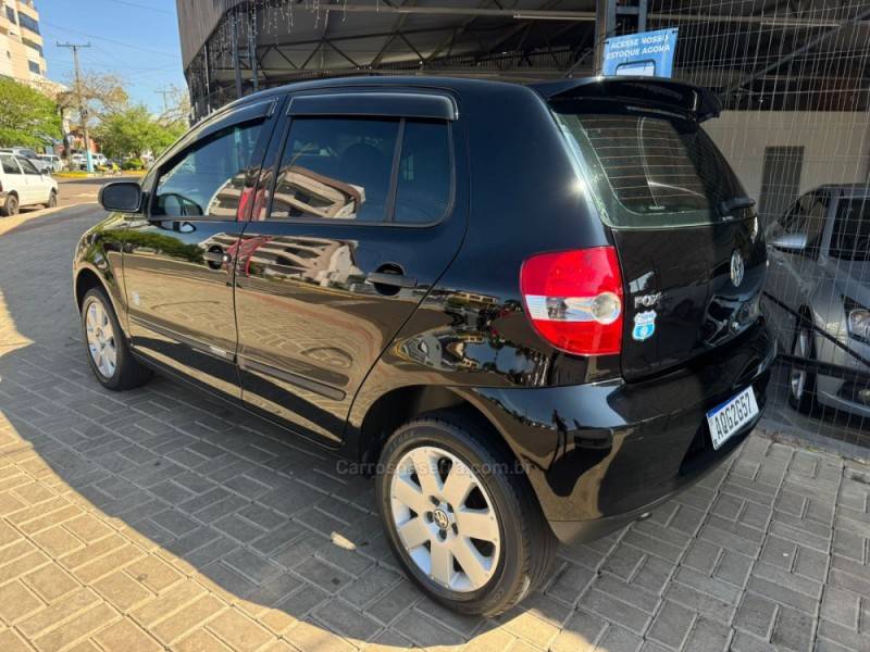 VOLKSWAGEN - FOX - 2009/2009 - Preta - R$ 33.990,00