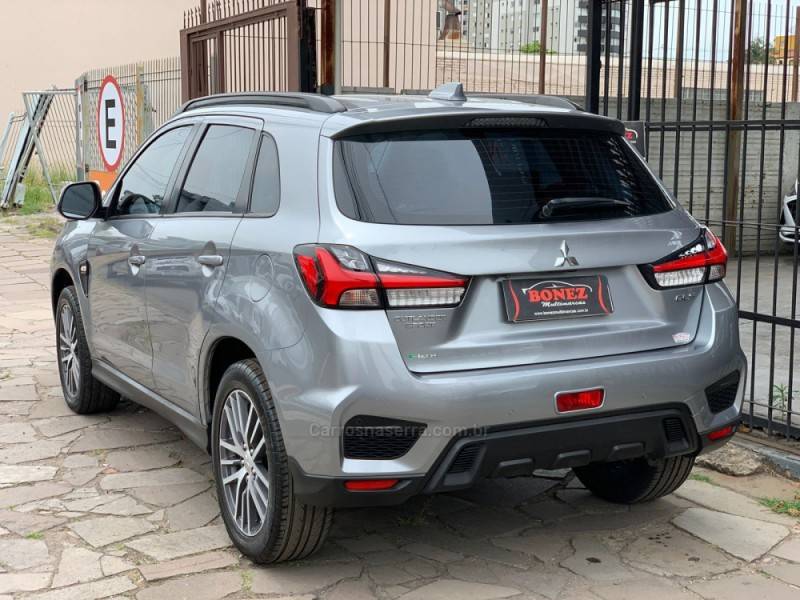 MITSUBISHI - OUTLANDER - 2020/2021 - Prata - R$ 115.990,00