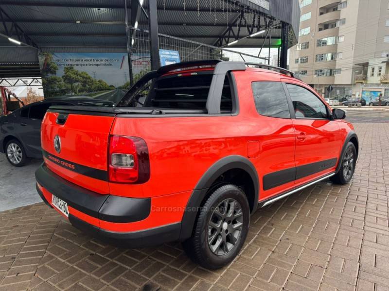 VOLKSWAGEN - SAVEIRO - 2015/2015 - Laranja - R$ 74.990,00