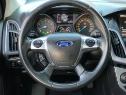 FORD - FOCUS - 2014/2015 - Branca - R$ 61.990,00