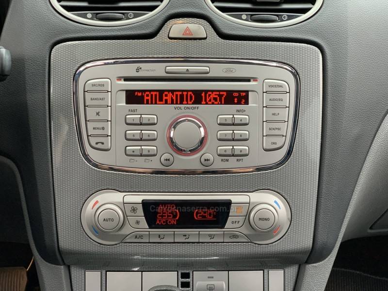 FORD - FOCUS - 2012/2013 - Prata - R$ 56.990,00