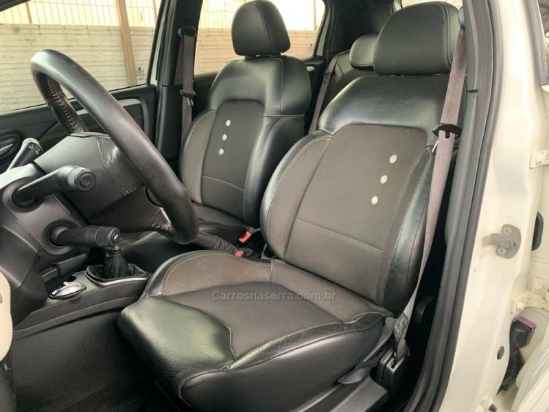 FIAT - PUNTO - 2014/2015 - Branca - R$ 69.900,00