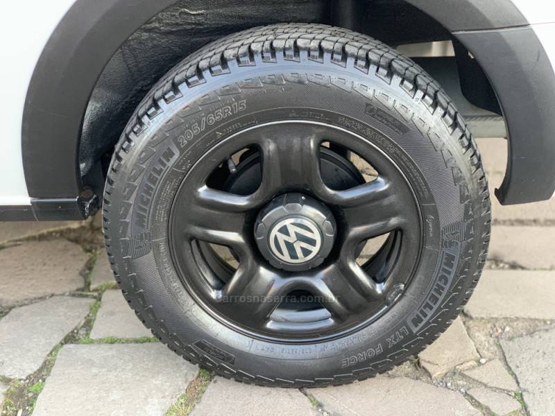 VOLKSWAGEN - SAVEIRO - 2010/2011 - Branca - R$ 44.990,00