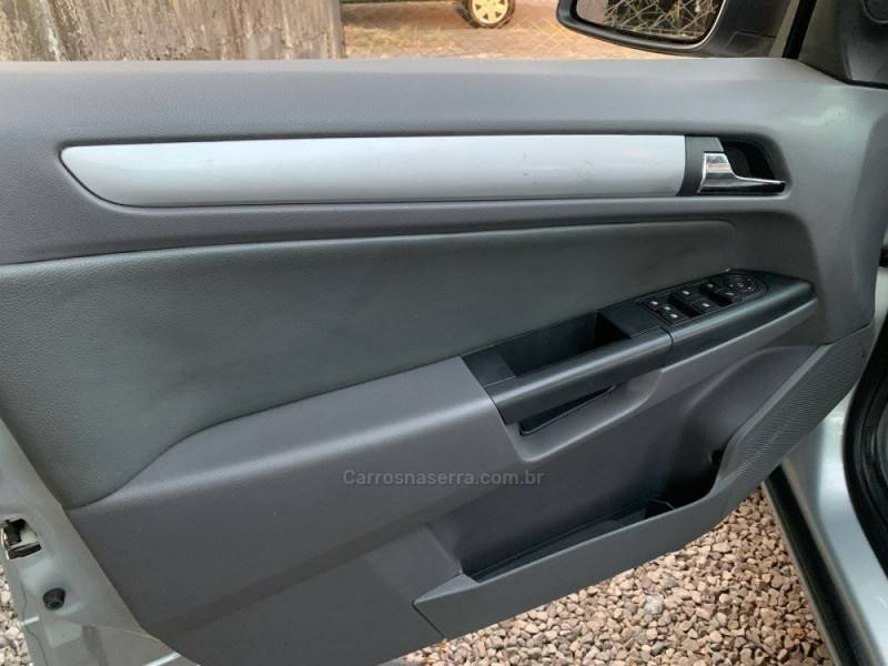 CHEVROLET - VECTRA - 2010/2011 - Prata - R$ 40.990,00