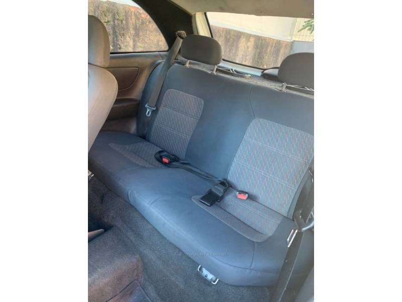 CHEVROLET - CELTA - 2002/2003 - Branca - R$ 13.990,00