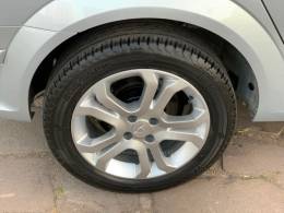 CHEVROLET - VECTRA - 2010/2011 - Prata - R$ 40.990,00