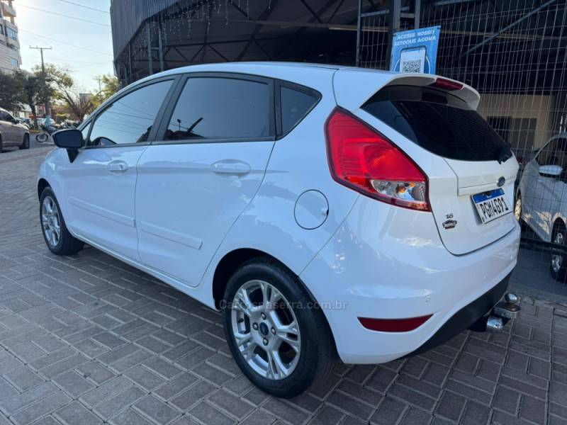 FORD - FIESTA - 2014/2014 - Branca - R$ 45.990,00