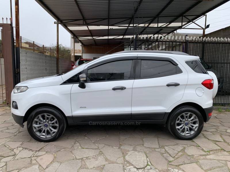 FORD - ECOSPORT - 2013/2014 - Branca - R$ 62.990,00