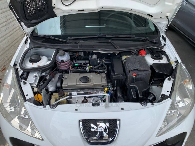 PEUGEOT - 207 - 2011/2012 - Branca - R$ 23.990,00