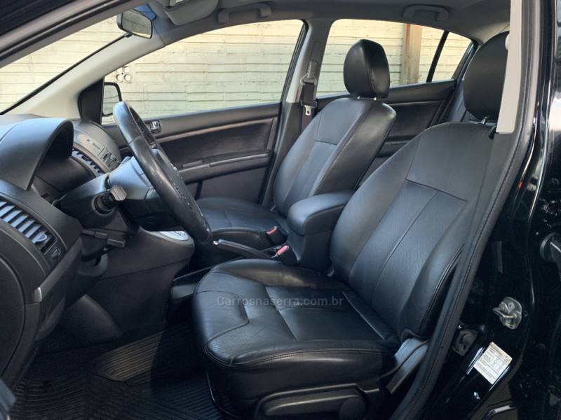 NISSAN - SENTRA - 2012/2013 - Preta - R$ 43.990,00