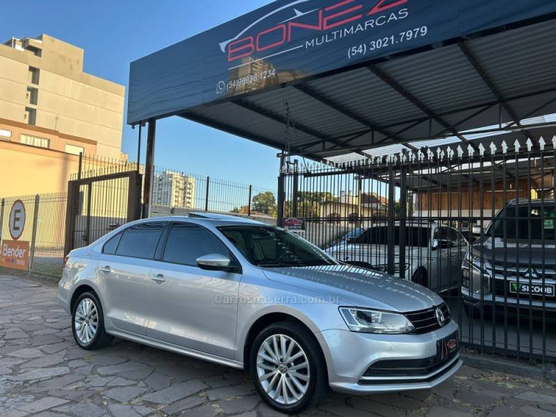 VOLKSWAGEN - JETTA - 2015/2016 - Prata - R$ 79.990,00