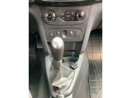 RENAULT - SANDERO - 2014/2015 - Vermelha - R$ 46.990,00