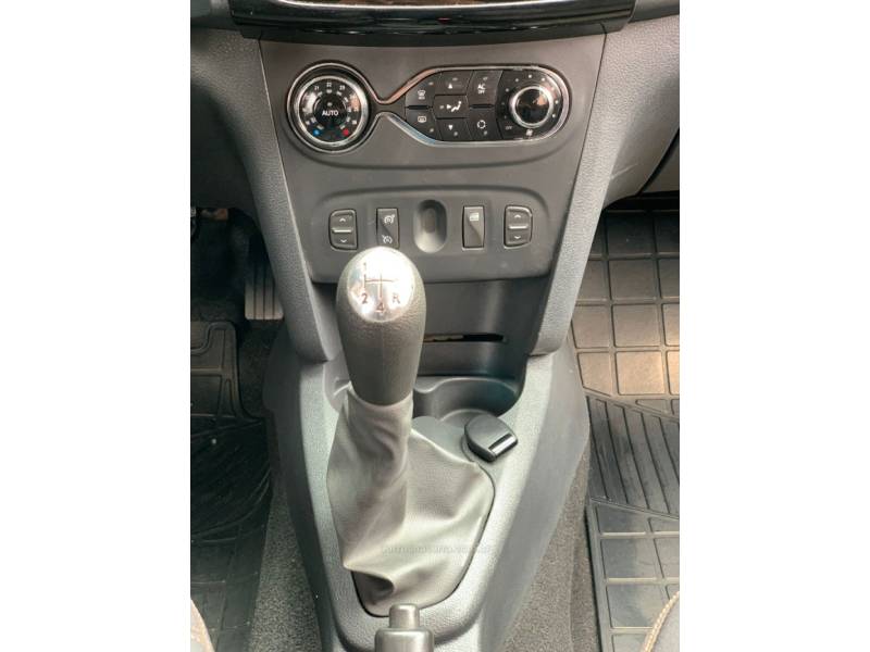 RENAULT - SANDERO - 2014/2015 - Vermelha - R$ 46.990,00