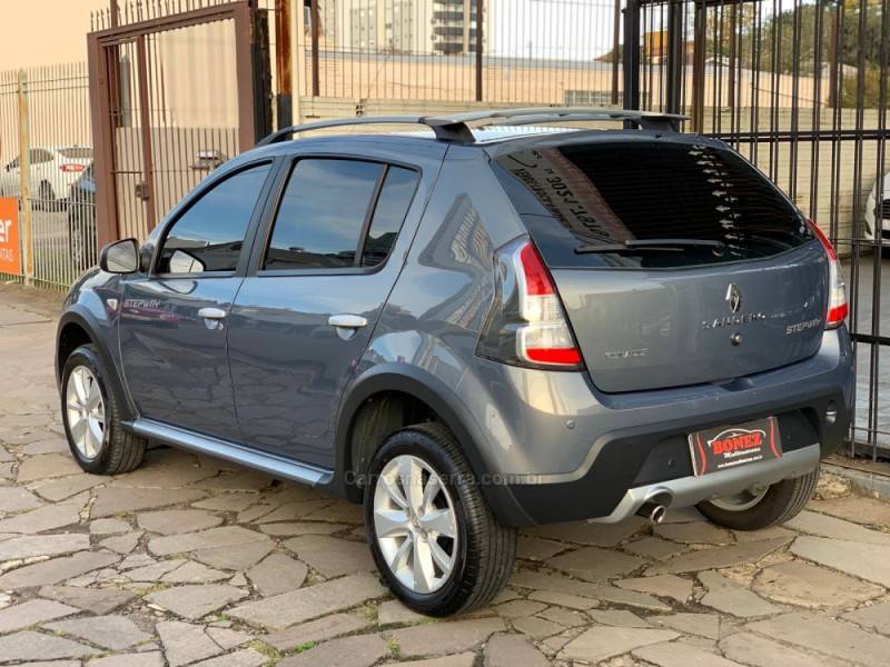 RENAULT - SANDERO - 2012/2013 - Cinza - R$ 42.990,00