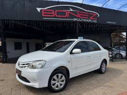 TOYOTA - ETIOS - 2013/2013 - Branca - R$ 44.990,00