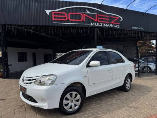 TOYOTA - ETIOS - 2013/2013 - Branca - R$ 44.990,00