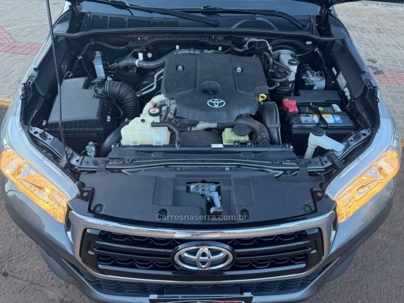 TOYOTA - HILUX - 2019/2019 - Cinza - R$ 187.990,00