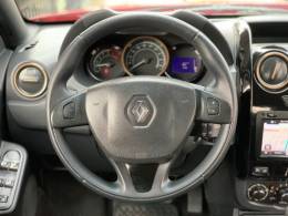RENAULT - DUSTER - 2015/2016 - Vermelha - R$ 61.990,00