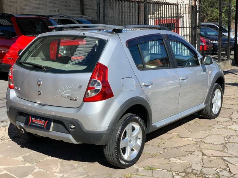 RENAULT - SANDERO - 2009/2010 - Prata - R$ 32.990,00
