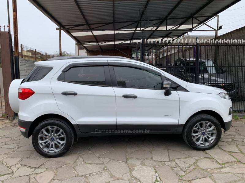 FORD - ECOSPORT - 2013/2014 - Branca - R$ 62.990,00
