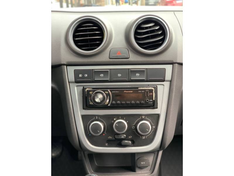 VOLKSWAGEN - GOL - 2010/2011 - Cinza - R$ 29.990,00