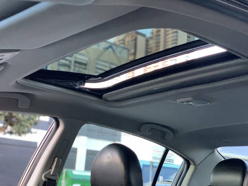 NISSAN - SENTRA - 2012/2013 - Preta - R$ 43.990,00