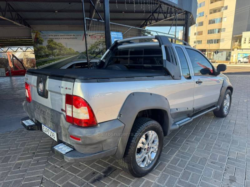 FIAT - STRADA - 2011/2011 - Prata - R$ 47.990,00