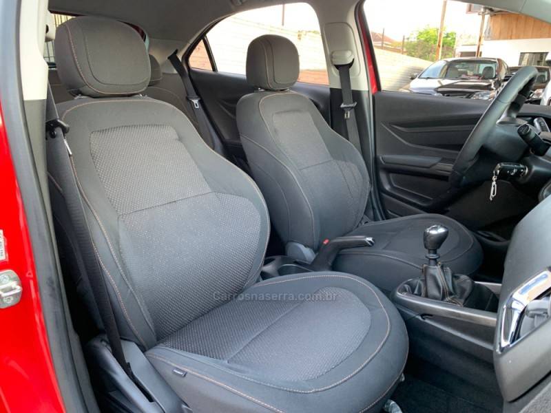 CHEVROLET - ONIX - 2014/2015 - Vermelha - R$ 49.990,00