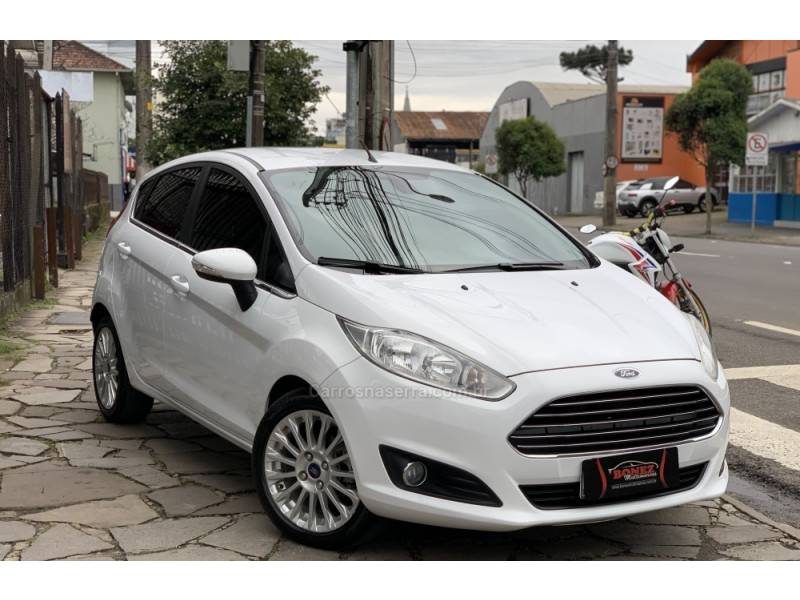 FORD - FIESTA - 2014/2015 - Branca - R$ 51.990,00