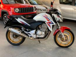 HONDA - CB 300R - 2014/2015 - Branca - R$ 15.990,00