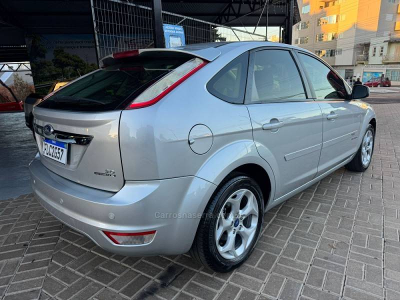 FORD - FOCUS - 2013/2013 - Prata - R$ 52.990,00