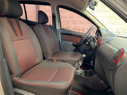 RENAULT - SANDERO - 2013/2014 - Prata - R$ 43.990,00