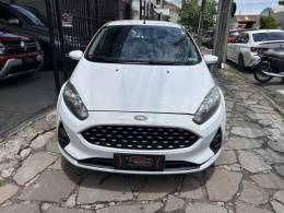 FORD - FIESTA - 2017/2018 - Branca - R$ 53.990,00
