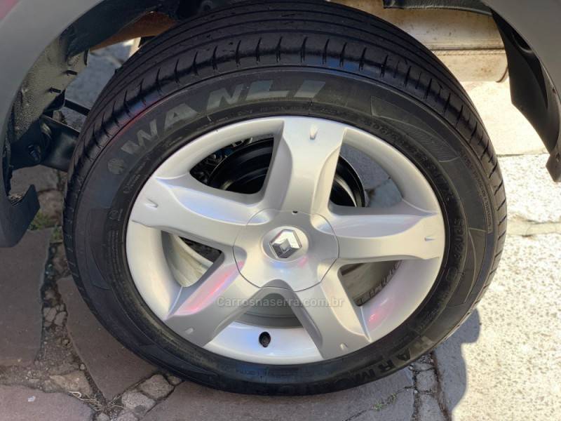 RENAULT - SANDERO - 2009/2010 - Prata - R$ 32.990,00