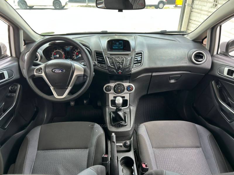 FORD - FIESTA - 2017/2018 - Branca - R$ 52.990,00