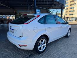 FORD - FOCUS - 2012/2012 - Branca - R$ 43.990,00