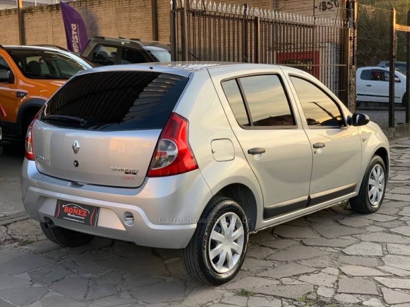 RENAULT - SANDERO - 2008/2009 - Prata - R$ 27.990,00