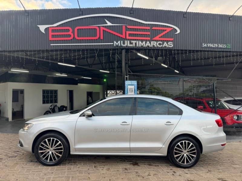 VOLKSWAGEN - JETTA - 2012/2012 - Prata - R$ 65.990,00