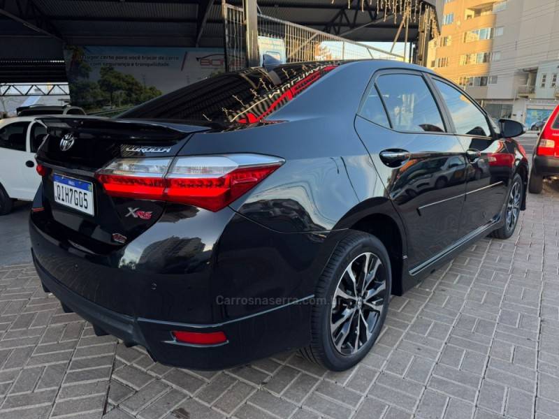 TOYOTA - COROLLA - 2018/2018 - Preta - R$ 106.990,00