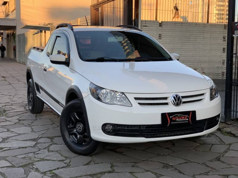 VOLKSWAGEN - SAVEIRO - 2010/2011 - Branca - R$ 44.990,00