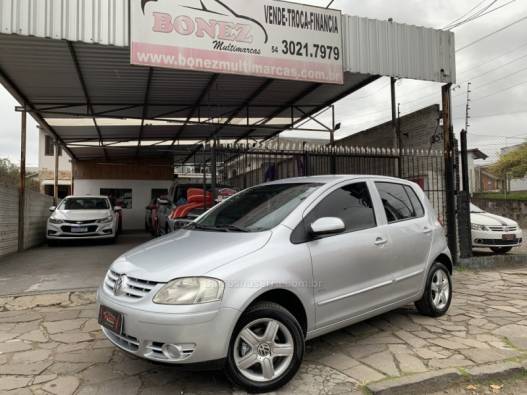 VOLKSWAGEN - FOX - 2005/2006 - Prata - R$ 28.990,00