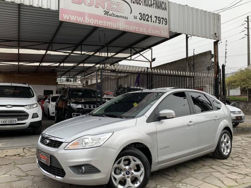 FORD - FOCUS - 2012/2013 - Prata - R$ 56.990,00