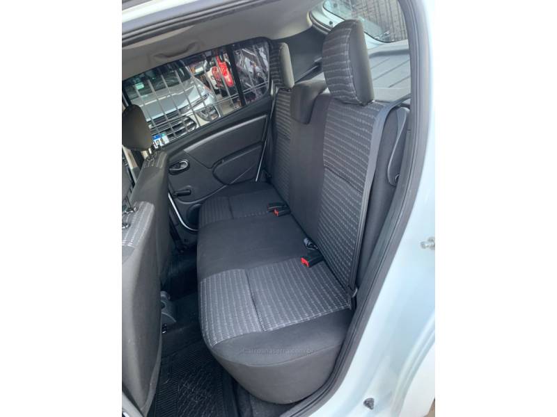 RENAULT - SANDERO - 2012/2013 - Branca - R$ 37.990,00